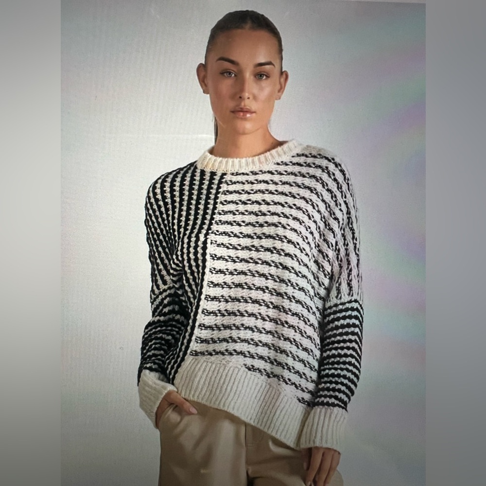 Elan Asymmetrical Stripe Sweater Black/White M NWT